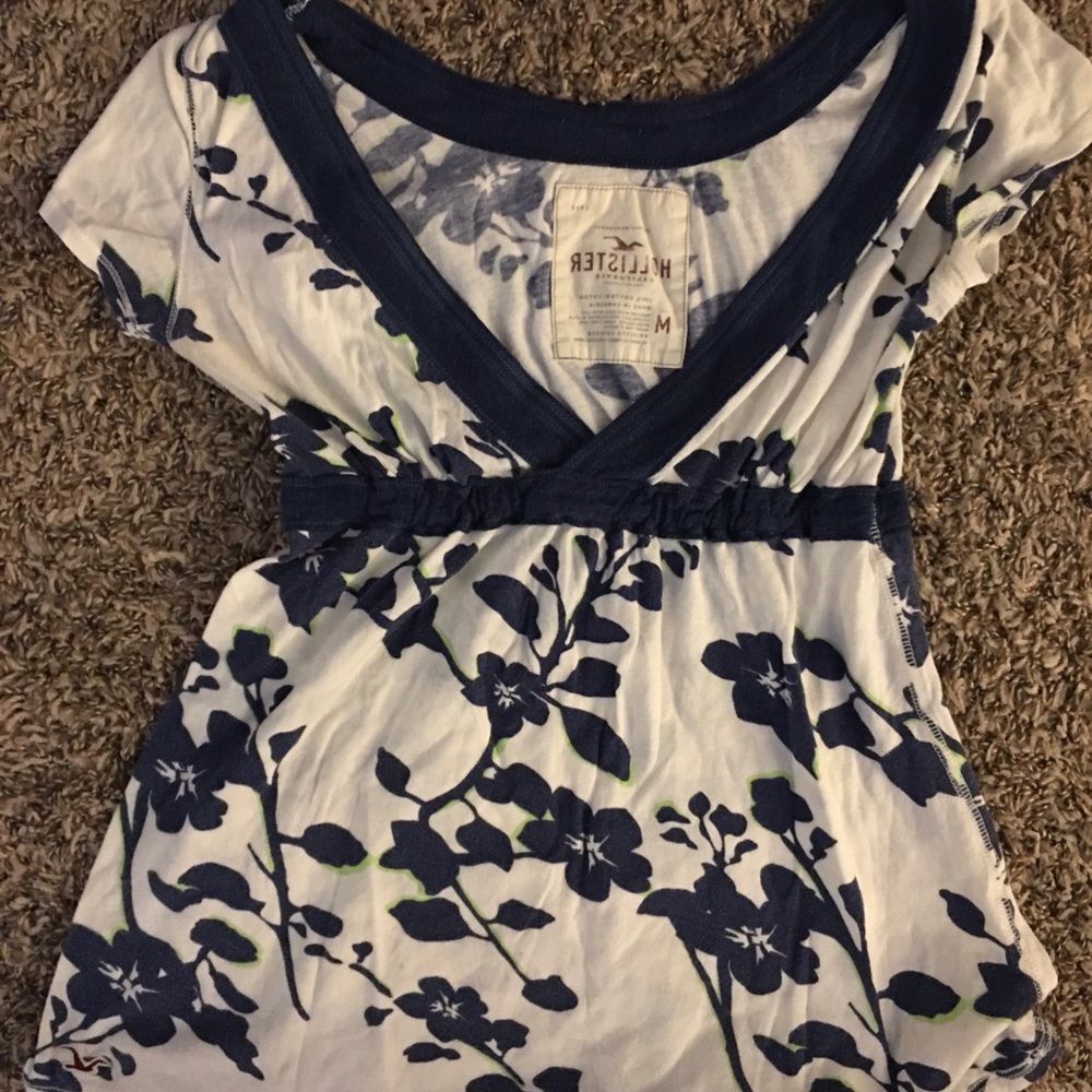 Hollitser v neck